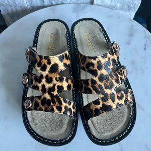 NWOT Algeria Leopard Slides Size 39
